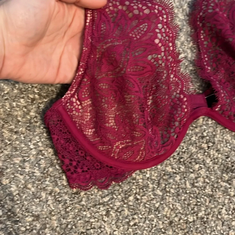 Victoria’s Secret Very Sexy Unlined Plunge Push-up without padding Lace Bra 34C - Picture 2 of 11